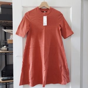 Uniqlo mock neck flare babydoll dress. Brand new with tags. Size Xs